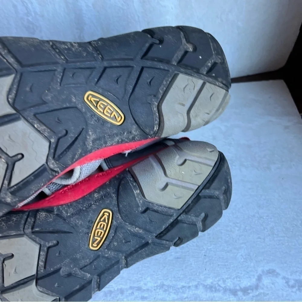 Keen preowned size